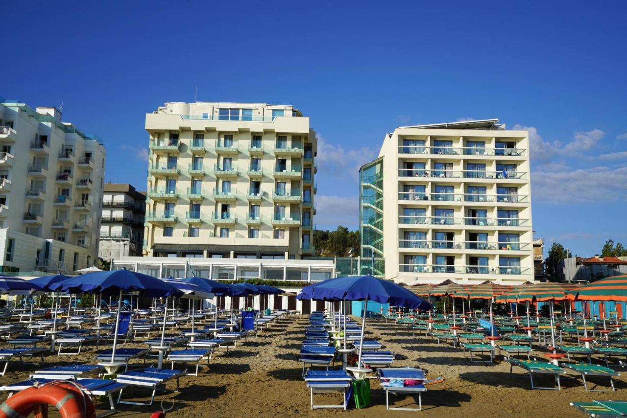 Nautilus Family Hotel Pesaro Eksteriør bilde